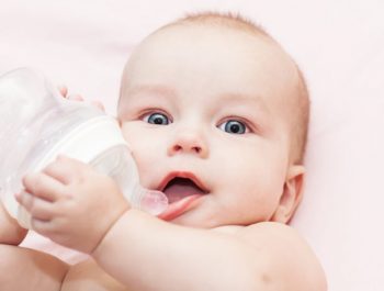10 informations clés à connaître pour bien prendre soin d’un bébé